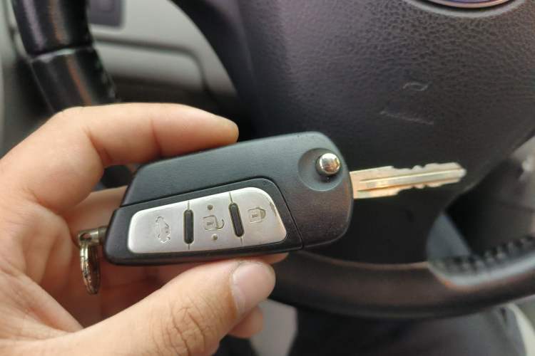 Used Bestune B90 2012 2.0L manual Comfort trim level
