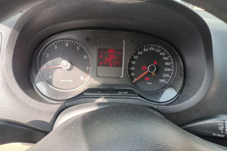 Used Volkswagen Polo 2011 1.4L Manual ZhiShang Edition
