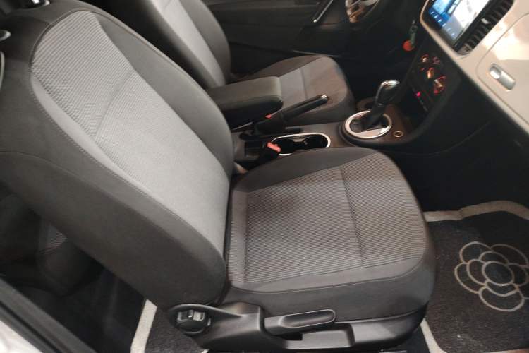 Used Volkswagen Beetle 2014 1.4TSI Fashion Edition Right Front Seat