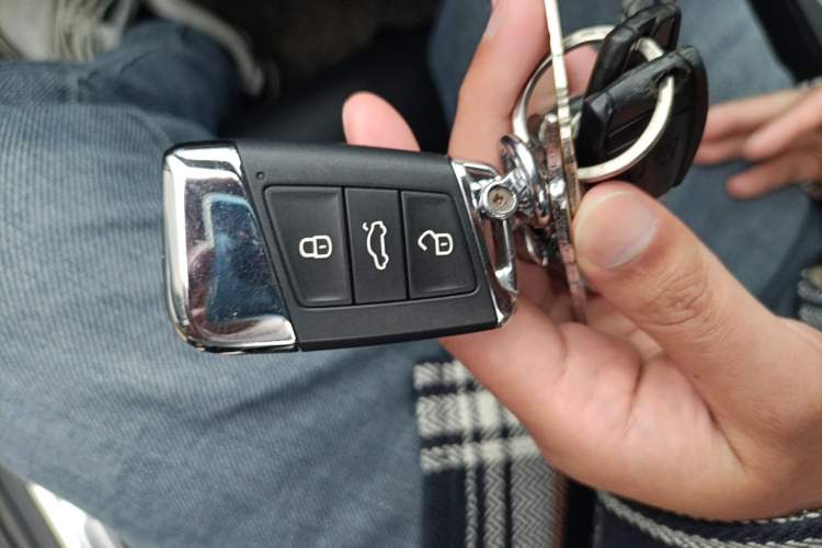 Used Volkswagen Magotan 2017 280TSI DSG Comfort Model
