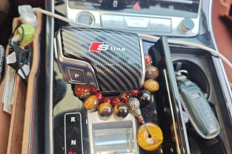 Used Audi Q7 2022 55 TFSI quattro S line Sport model
