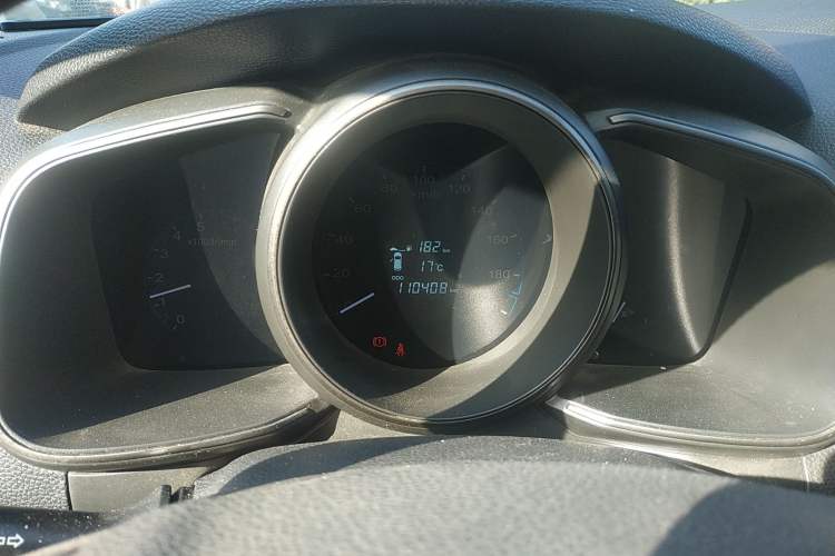 Used CHANGAN OSHAN CX70 2016 1.6L Manual Luxury Model