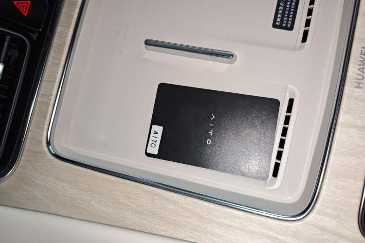 Used Hima AITO M8 2025 Extended-Range Max+ Version 53.4 kWh 5-Seater Edition
