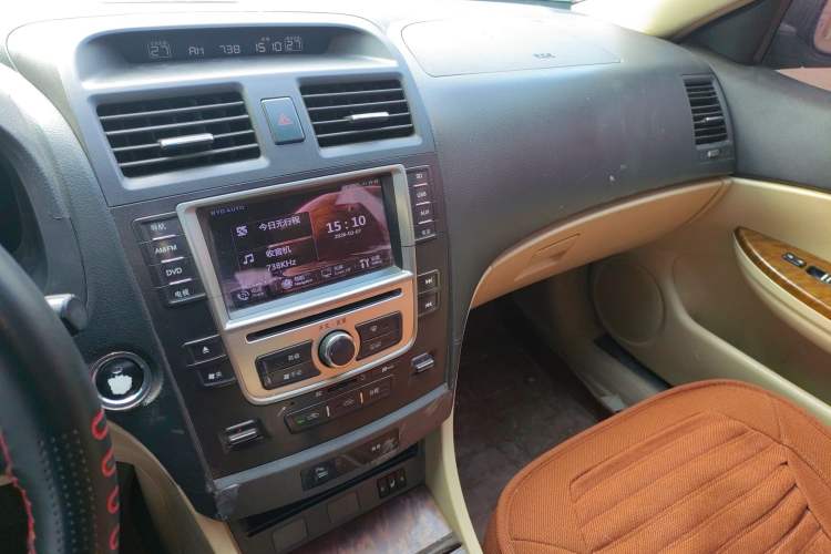 Used BYD G6 2011 2.0L Manual Luxury Version
