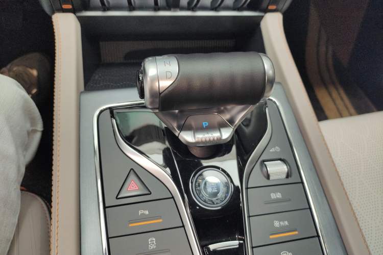 Used BYD Yuan PLUS 2024 Honor Edition 430KM Beyond Model Gear Lever