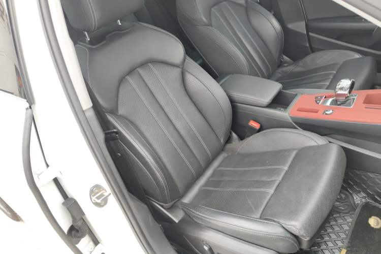 Used Audi A4L 2020 40 TFSI Luxury Dynamic Model
