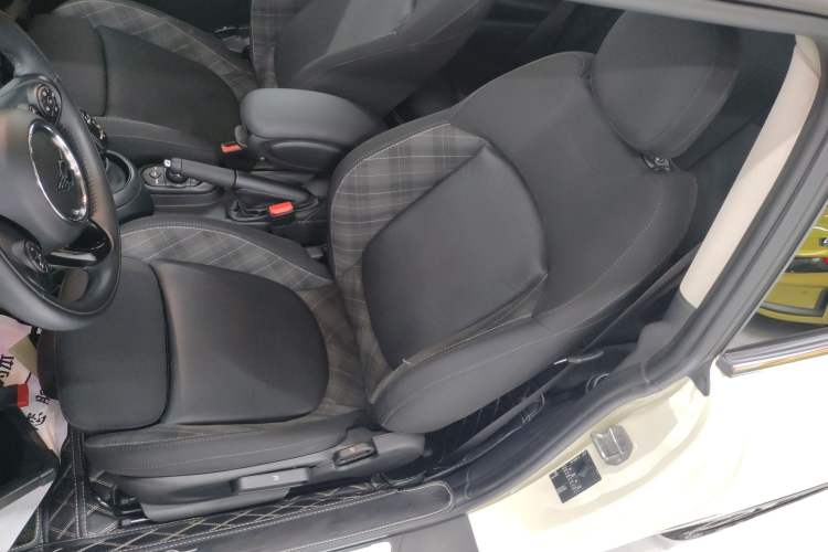 Used MINI MINI 2018 1.5T COOPER Classic Edition