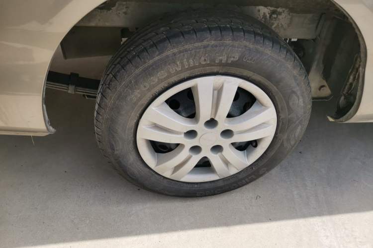 Used FORTHING Lingzhi 2023 M5L 1.6L Base Model 5 Seats Right Rear Wheel Hub