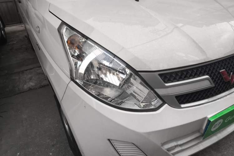 Used Wuling Rongguang V 2018 1.5L Practical Version Right Front Headlight
