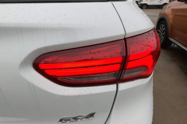 Used GAC Trumpchi GS4 2018 235T Automatic Two-Wheel Drive Luxury Smart Connectivity Version Right Rear Taillight