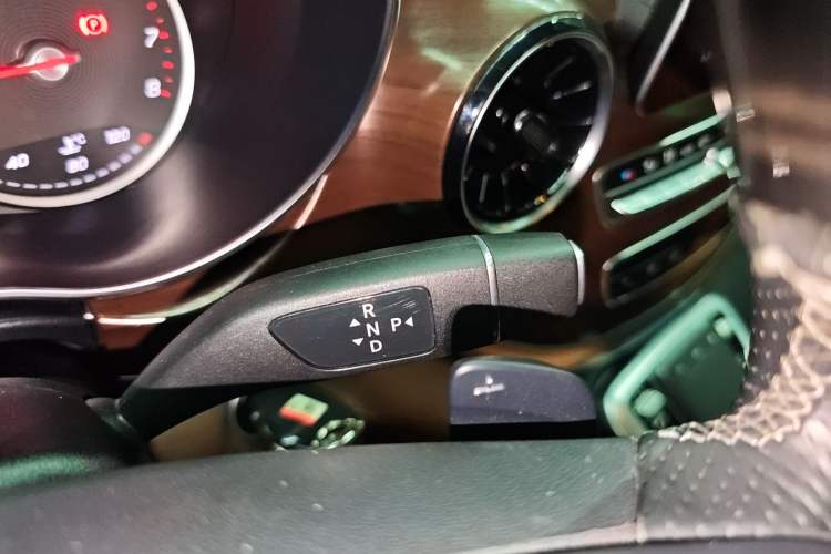 Used Mercedes-Benz V-Class 2020 V 260 Avantgarde Edition
