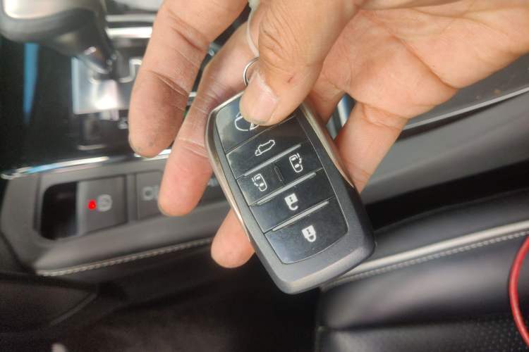 Used Toyota Alphard 2019 Dual-Engine 2.5L Prestige Edition Vehicle Key