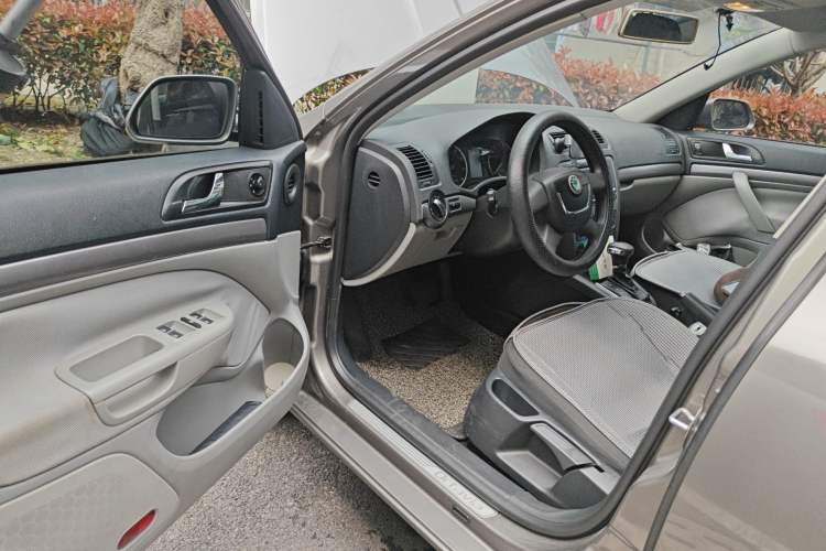 Used Skoda Octavia 2012 1.6L Automatic Yijie Edition