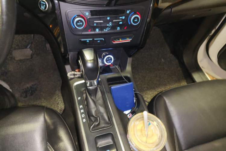 Used Ford Kuga 2018 Facelifted EcoBoost 180 Two-Wheel Drive Luxury Wing Edition Gear Lever