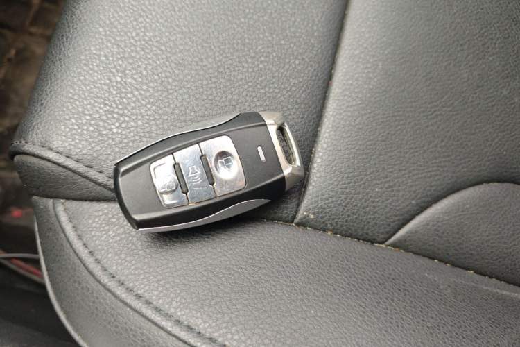 Used Haval H2 2017 Blue Label 1.5T Manual Two-Wheel Drive Luxury Model Vehicle Key