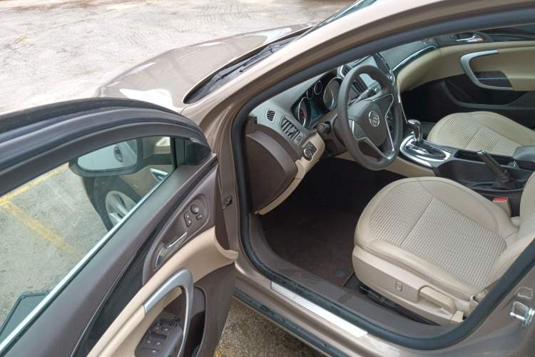 Used Buick Regal 2015 2.0L Leading Fashion Edition
