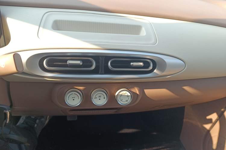 Used Wuling Hongguang MINIEV 2025 Four-Door Version Advanced Edition
