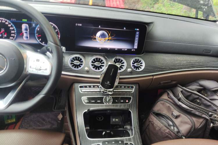 Used Mercedes-Benz E-Class 2019 E 260 L Sport Edition Audio And AC Panel