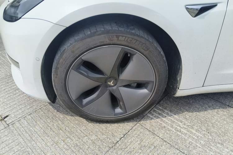 Used Tesla Model 3 2019 Long-Range Rear-Wheel-Drive Version
