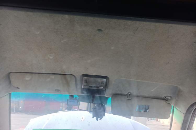 Used Jinbei Hiace X30 2021 1.5L Comfort Model Base Version (No Air Conditioning) Van China VI Standard SWC15M Headliner