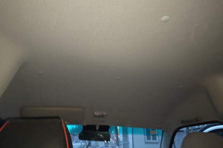 Used Jinbei Hiace X30 2023 1.5L Super-Comfortable Passenger Van 5/6/7-Seater Non-Air-Conditioned Version Model SWC15M Headliner