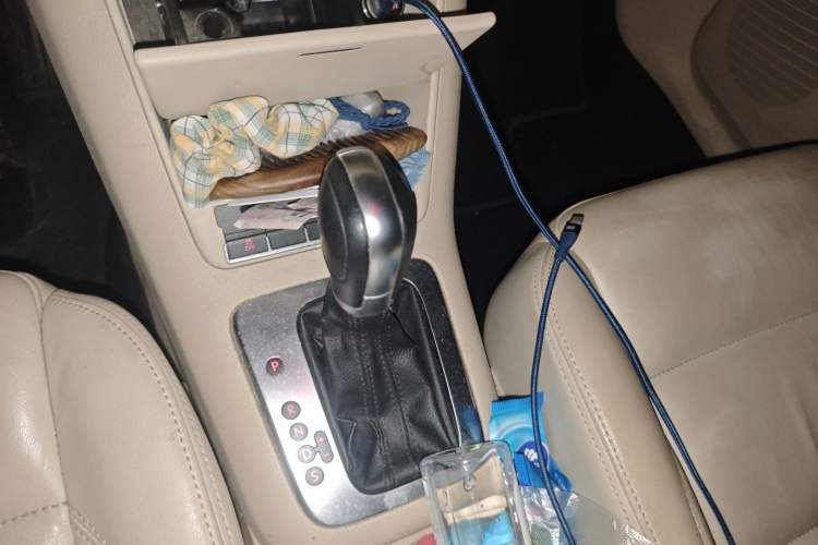 Used Volkswagen Tiguan 2012 1.8TSI Automatic Two-Wheel Drive Elite Edition Gear Lever