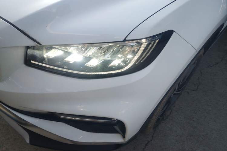 Used Geely Auto Emgrand X7 Sport 2022 1.8TD DCT Zhiya Trim Left Front Headlight