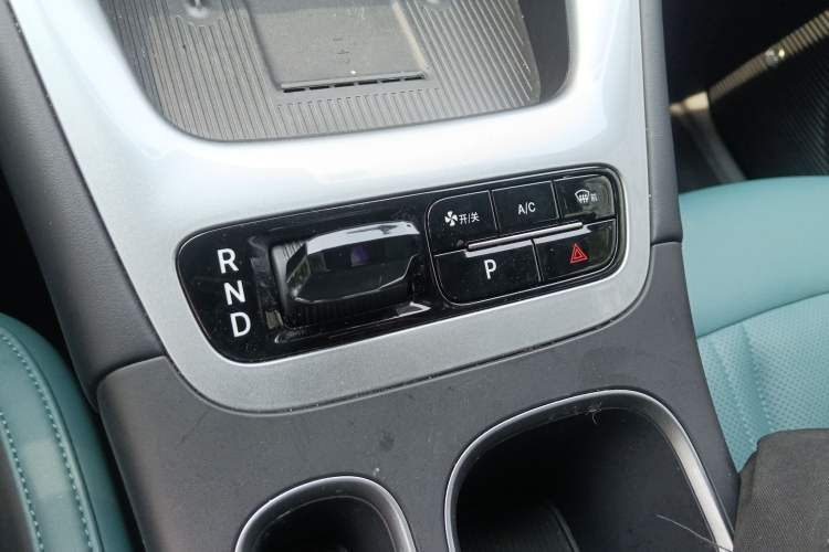 Used Geely Galaxy Geome 2025 UP 410km Exploration+ Edition Gear Lever