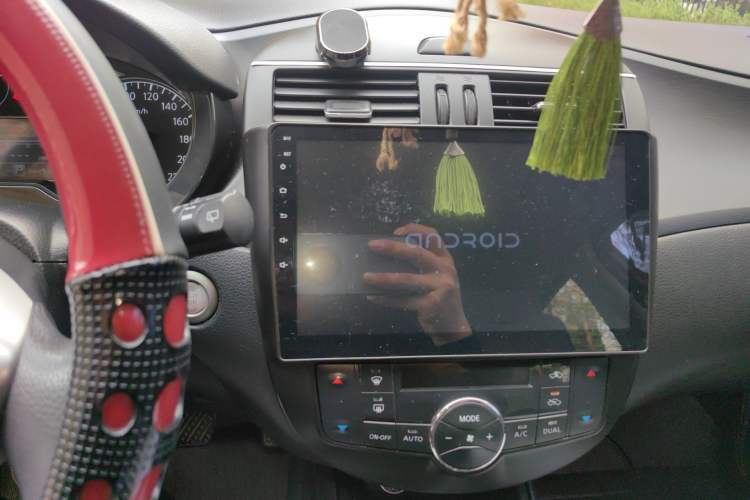 Used Nissan Tiida 2011 1.6L CVT Smart Version
