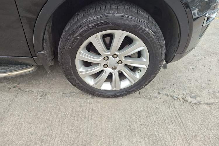 Used Land Rover Discovery Sport 2017 2.0T SE Right Front Wheel Hub