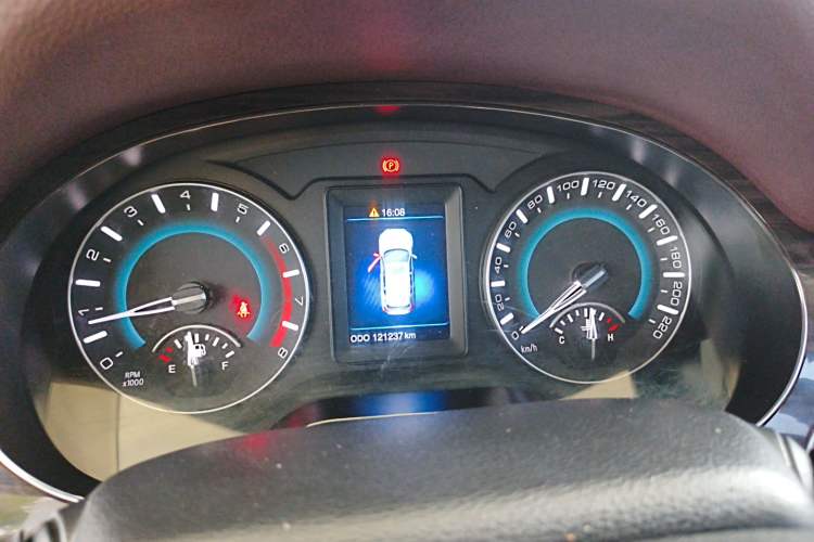 Used Haval H2 2014 1.5T Manual Two-Wheel Drive Elite Edition Instrument Cluster