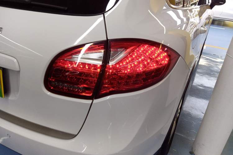 Used Porsche Cayenne 2014 Cayenne Platinum Edition 3.0T
