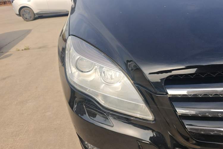 Used Mercedes-Benz R-Class 2010 R 350 L 4MATIC Right Front Headlight