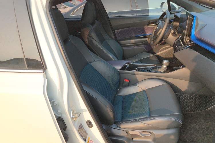 Used Toyota C-HR 2020 2.0L Leading Edition
