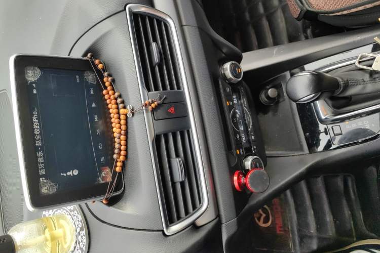 Used Mazda 3 Axela 2016 Sedan 1.5L Automatic Luxury Model
