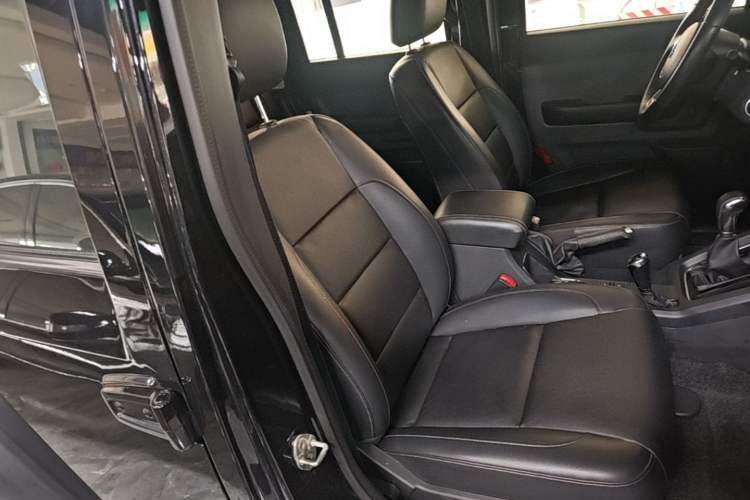 Used BAIC Off-Road BJ40 2016 40L 2.3T Automatic All-Wheel Drive Premium Edition Right Front Seat