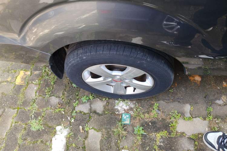 Used Jinbei Gold Hiace 2021 2.0L Passenger Van Travel Lion 7-Seater Right Rear Wheel Hub