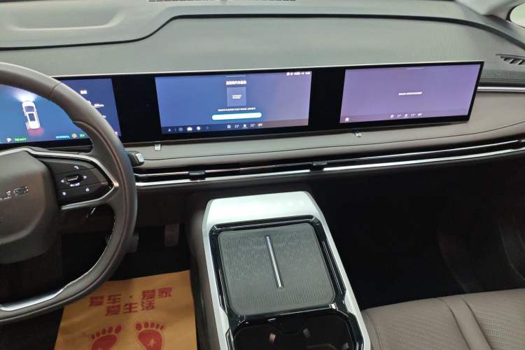 Used SAIC MAXUS Dajia 7 2024 Super Hybrid Ultra-Long Range Edition – Premium Version
