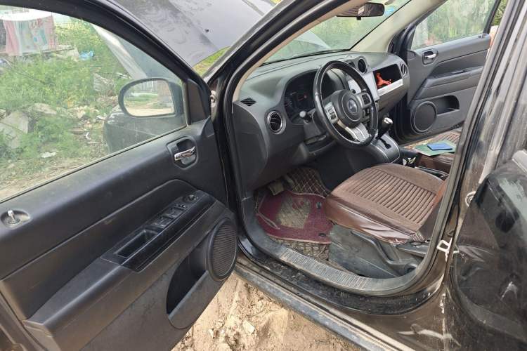 Used Jeep Compass 2014 2.4L four-wheel drive sport version Driver Seat