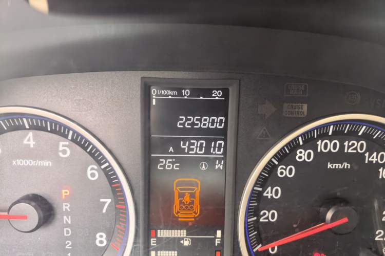 Used Honda CR-V 2007 2.4L automatic four-wheel drive Prestige Edition Odometer Close Up