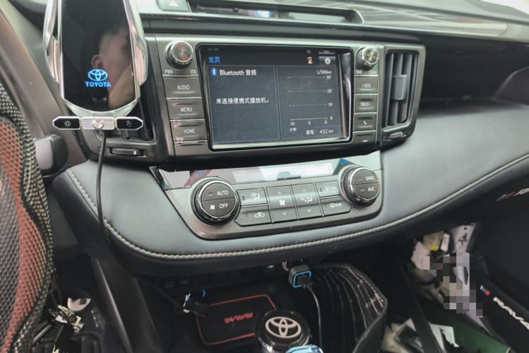 Used Toyota RAV4 2015 2.0L CVT Two-Wheel Drive Fashion Edition