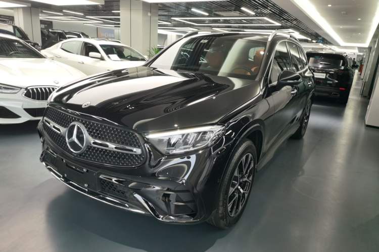 Used Mercedes-Benz GLC 2023 GLC 260 L 4MATIC Luxury Model 5 Seats