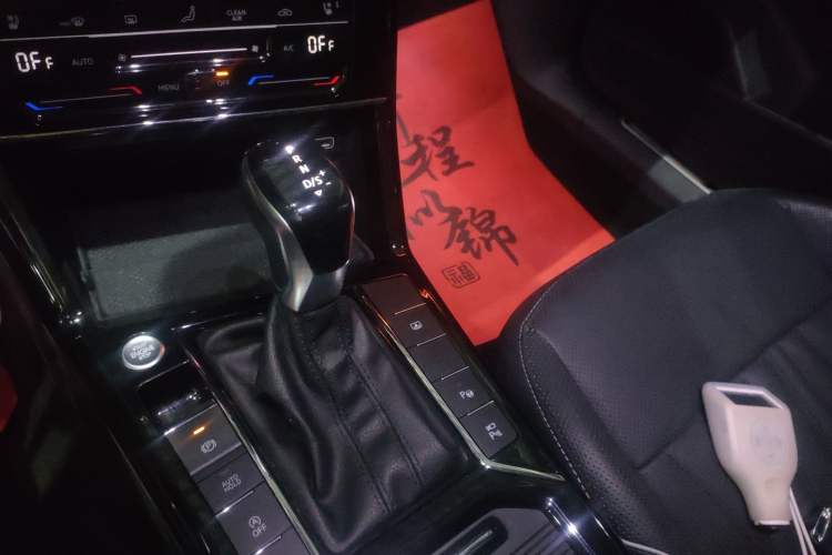 Used Volkswagen Passat 2022 330TSI Starry Luxury Edition
