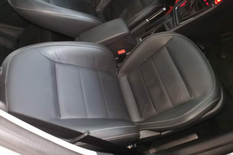 Used Volkswagen Gran Lavida 2015 1.6L Automatic Comfort Edition Right Front Seat