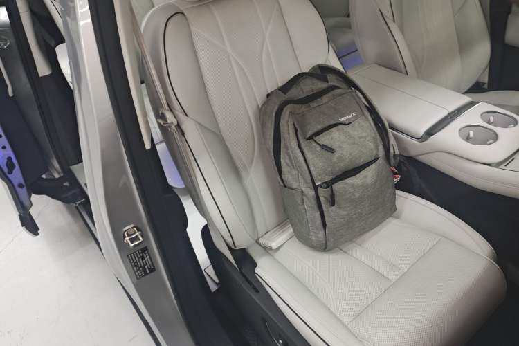 Used XPeng X9 2024 702 Ultra-Long Range Max
