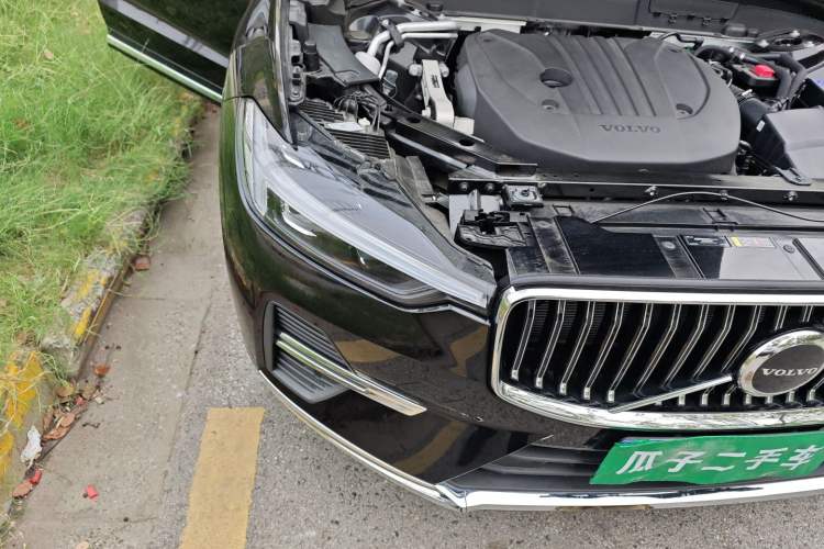 Used Volvo XC60 2025 B5 Four-Wheel Drive Smart & Advanced Luxury Edition Right Front Headlight