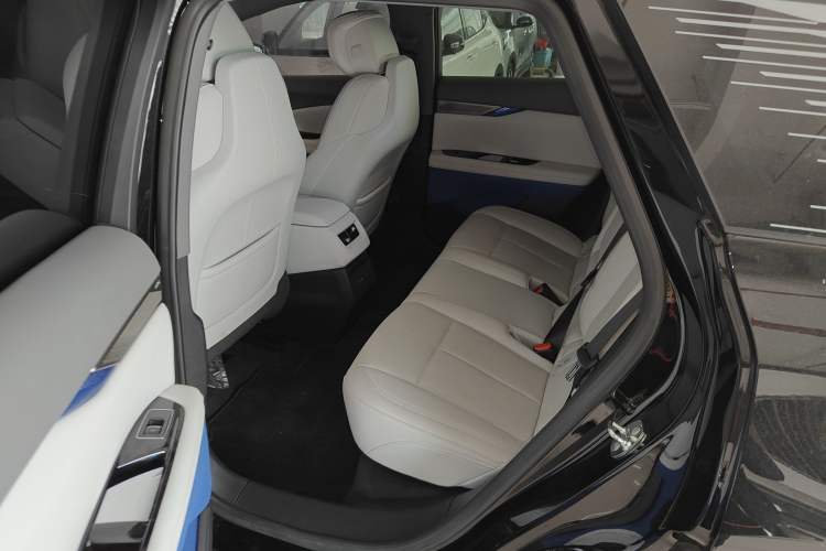 Used Cadillac OPTIQ 2024 Standard Range Version
