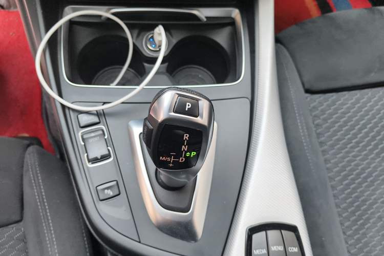 Used BMW 2 Series 2018 225i Convertible Coupe M Sport Edition Gear Lever