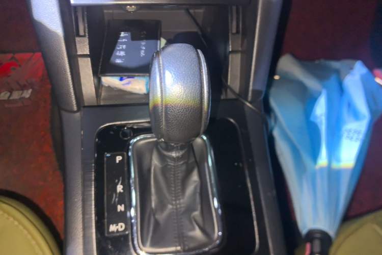 Used Subaru Outback 2015 2.5i Luxury Navigation Edition Gear Lever