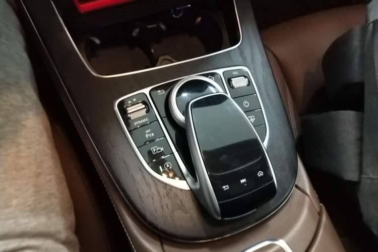 Used Mercedes-Benz E-Class 2018 Facelift E 300 L Luxury Edition
